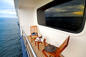 Яхта Ocean Spray. Индивидуальный балкон в каждой каюте.