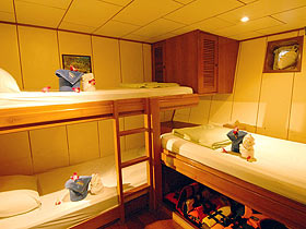 Каюта Standard Triple на яхте Deep Andaman Queen Каюта Standard Triple на яхте Deep Andaman Queen
