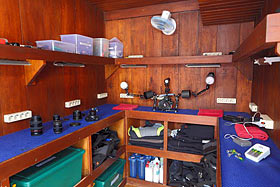 Комната для обслуживания фото/видеокамер на яхте Ambai