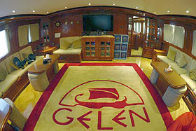 Салон на яхте Gelen