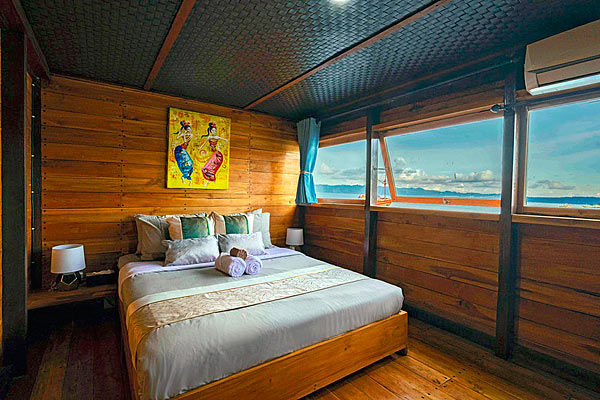 Каюта Deluxe Sea View на яхте Neptune One Каюта Deluxe Sea View на яхте Neptune One