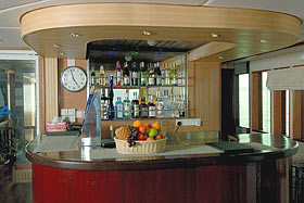 Бар на яхте Leo (Ark Royal)