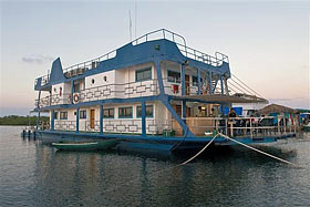 Яхта-отель Tortuga