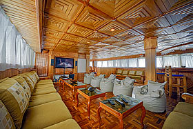Салон на яхте Iruvai