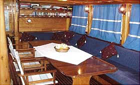 Салон на яхте San Marco. | Дайв-сафари в Судане.