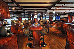 Салон на яхте Fiji Siren