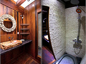 Ванная комната и душевая кабина в каюте на яхте WAOW