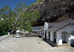 Пещерный храм Дамбулла. Программа тура «Знакомство с Шри-Ланкой» 