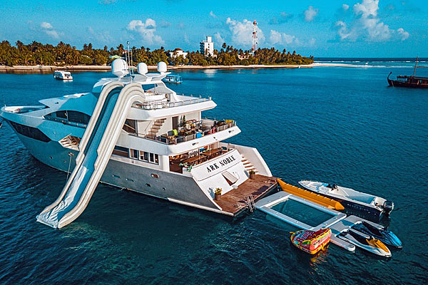 Дайв-сафари на Мальдивах на яхте Ark Noble