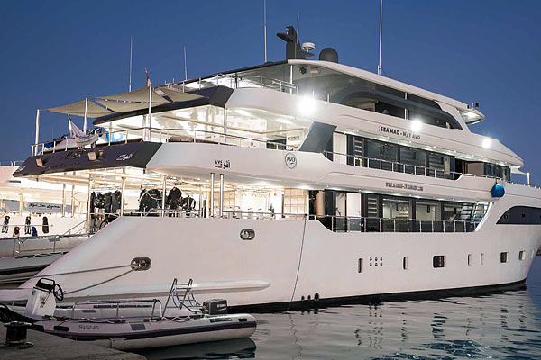 Дайвинг в Египте: дайв-сафари на яхте Avo.