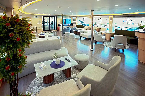 Салон кают-компании на яхте Avo.