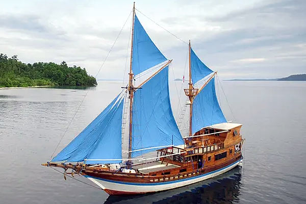 Дайвинг-туры в Ириан Джая (Индонезия), яхта Benetta