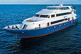Дайв-сафари на Мальдивах, яхта Blue Voyager.