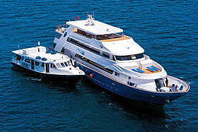 Дайв-сафари на Мальдивах, яхта Blue Voyager.