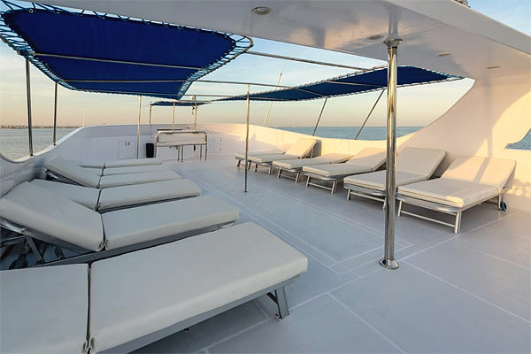 Сан-дек на яхте All Star Ghani.