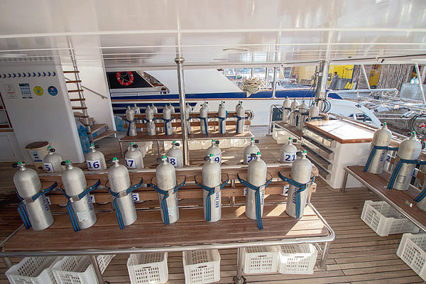 Дайв-дек на яхте Golden Imperial.