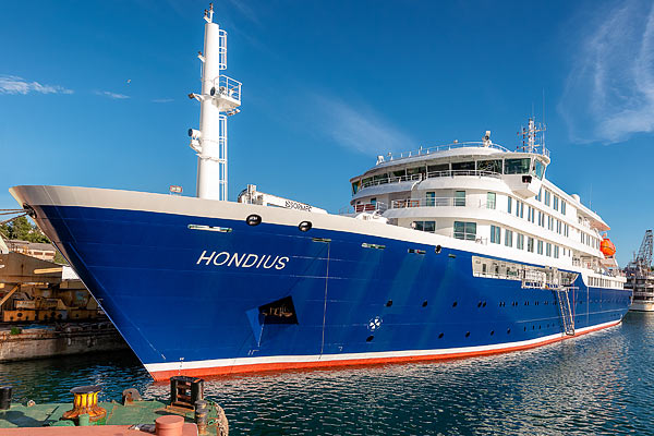 Корабль Hondius, сафари в Арктике и Антарктике