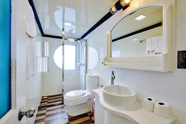 Ванная комната на яхте Horizon III