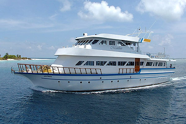 Дайв-сафари на Мальдивах, яхта Manthiri