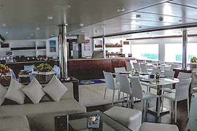 Салон на яхте Oman Aggressor