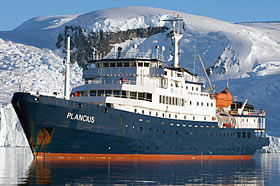Корабль Plancius, сафари в Арктике и Антарктике