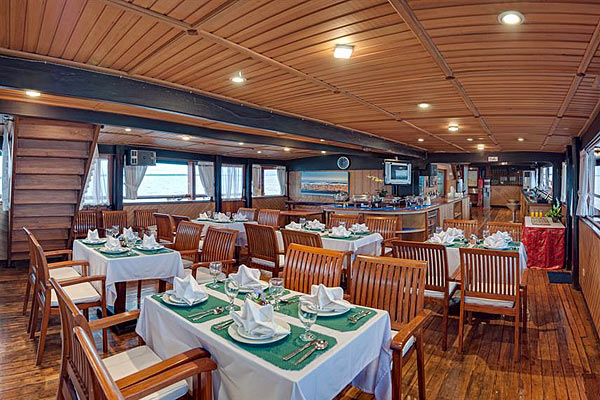 Яхта Sea Safari VIII. Обеденный зал.