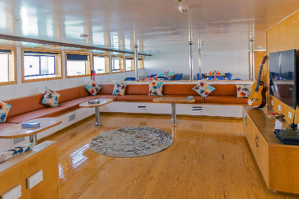 Салон на яхте Sinaistar.