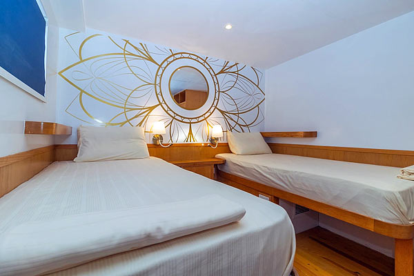 Каюта Twin на верхней палубе на яхте Sinaistar.