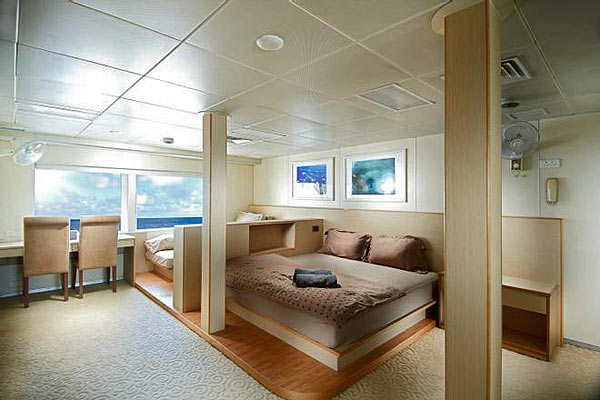 Каюта «Double Stateroom» на главной палубе на яхте Solitude Adventurer