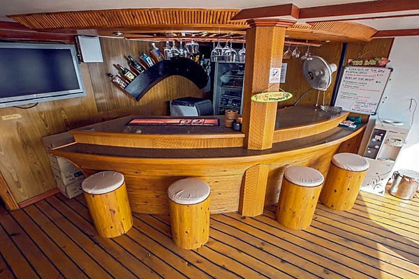 Бар на яхте Sunseeker Бар на яхте Sunseeker