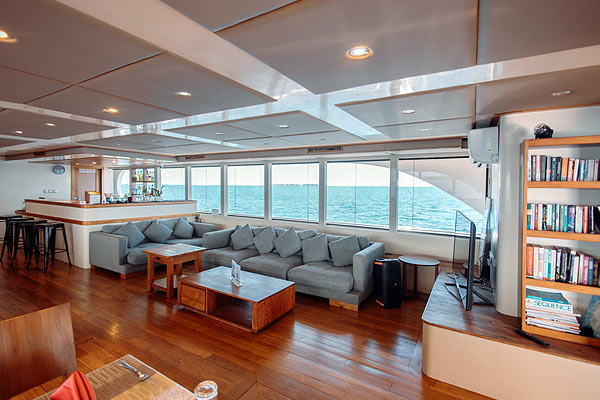 Яхта Adora: салон.