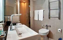 Ванная комната в каюте Master Suite на яхте Pelagian Ванная комната в каюте Master Suite на яхте Pelagian