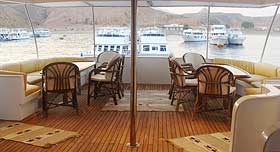 Палуба для отдыха на яхте El Wasseem.