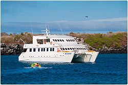 Сафари по Галапагосам на яхте Galapagos Seaman Journey