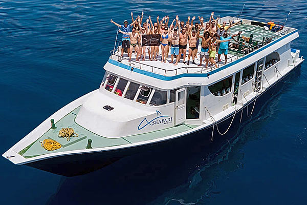 Дайвинг-дони, яхта Seafari Explorer